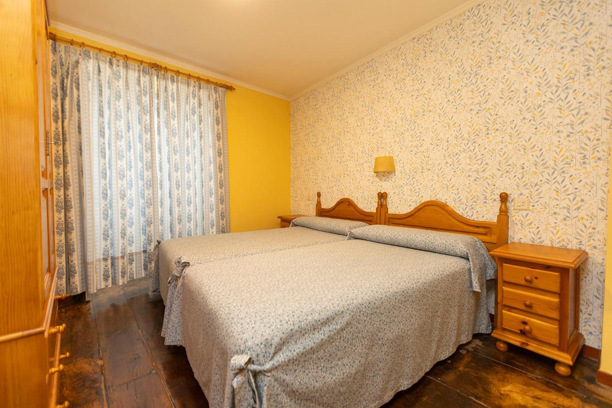 Escuder Apartamentos Turisticos Ribadeo Exterior photo