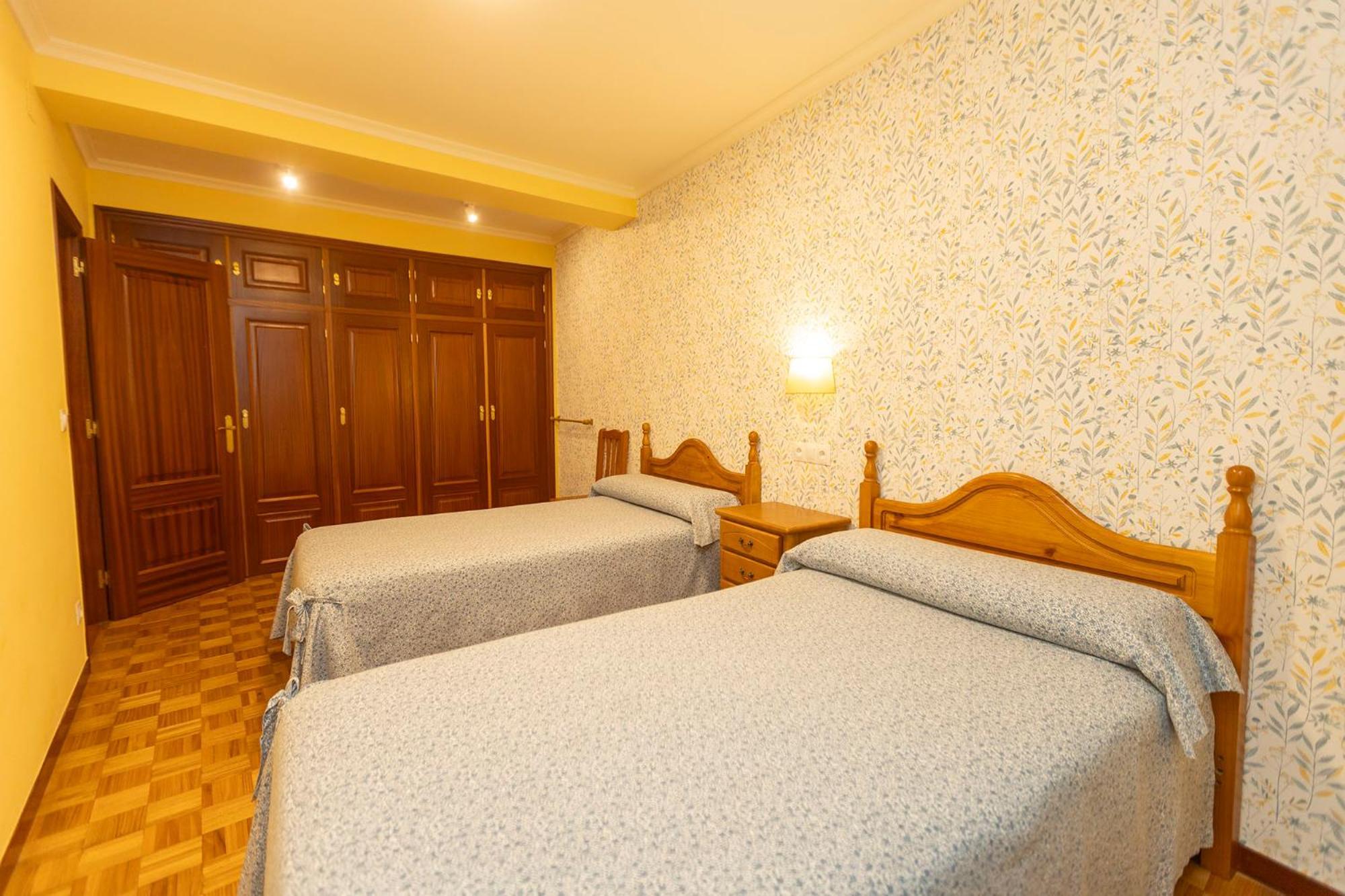 Escuder Apartamentos Turisticos Ribadeo Exterior photo