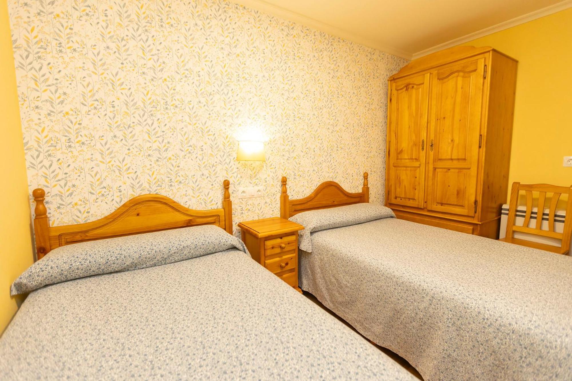 Escuder Apartamentos Turisticos Ribadeo Exterior photo