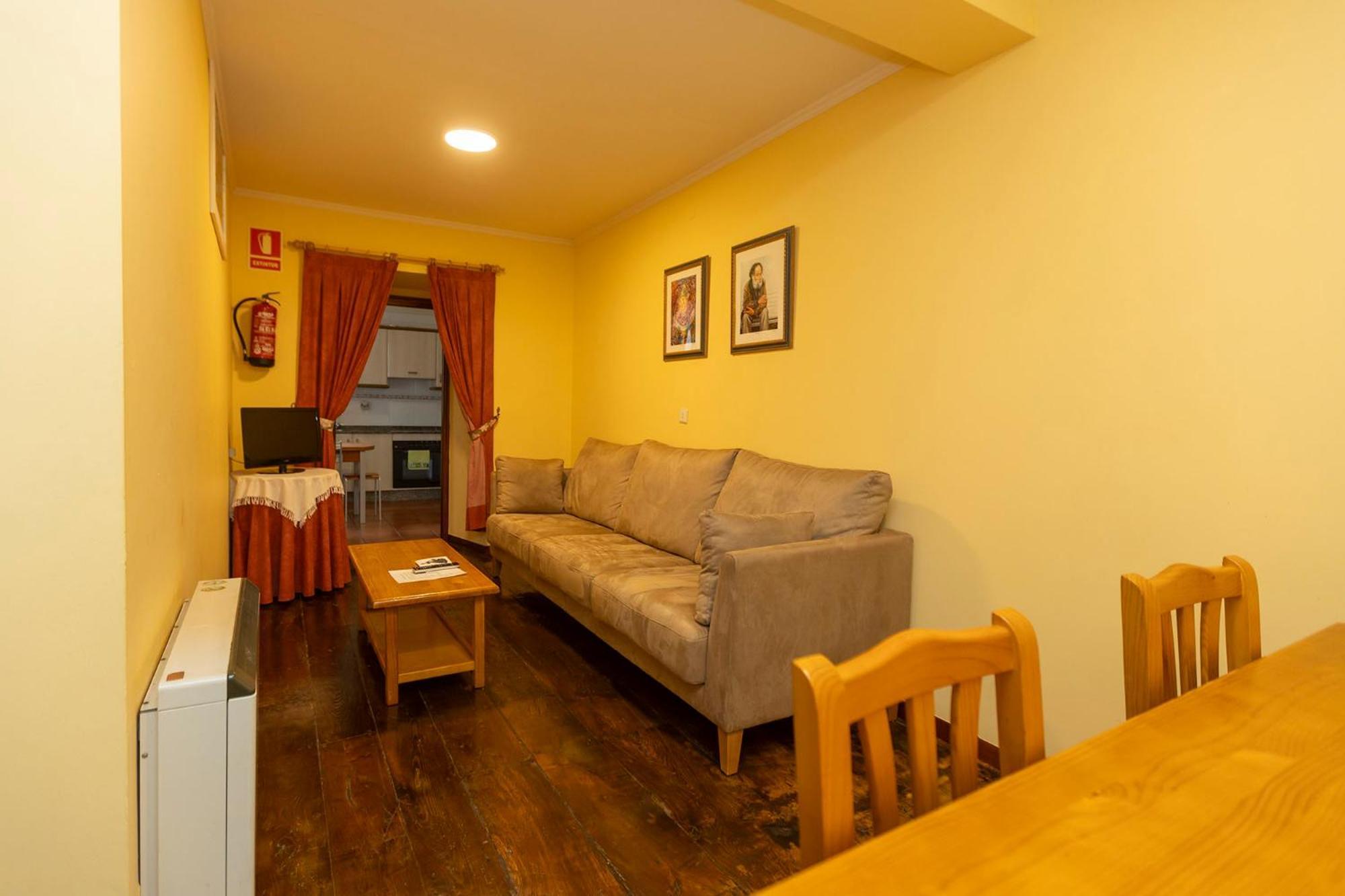 Escuder Apartamentos Turisticos Ribadeo Exterior photo