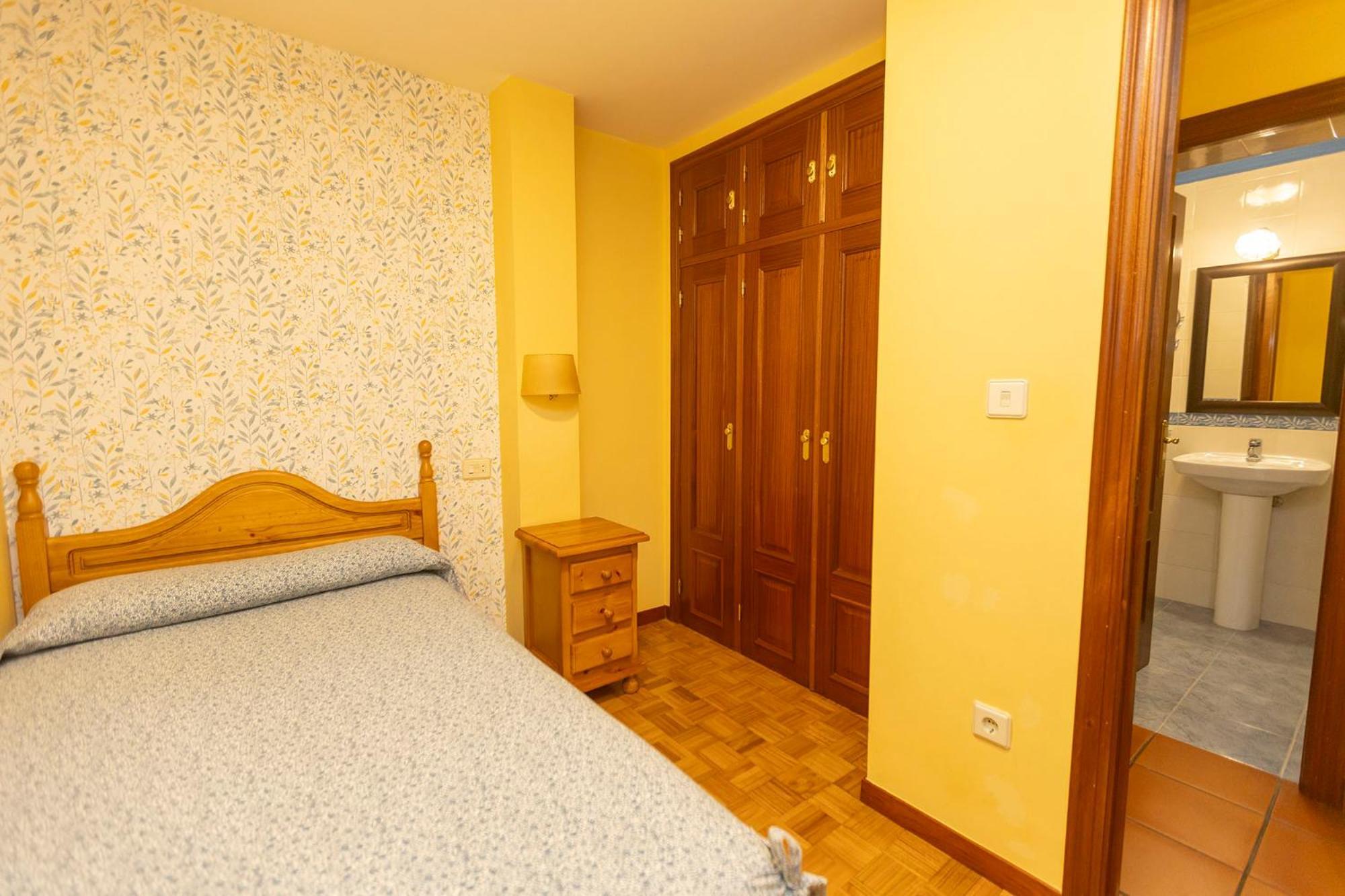 Escuder Apartamentos Turisticos Ribadeo Exterior photo