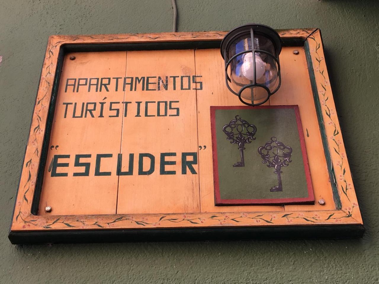 Escuder Apartamentos Turisticos Ribadeo Exterior photo